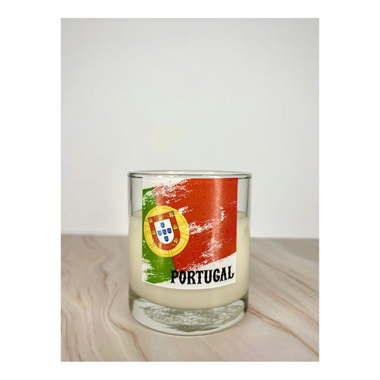 Vela Bandeira De Portugal Indorah Aroma – Cheiro De Erva-Príncipe, Peso Aproximado 455g, Decoração Exclusiva